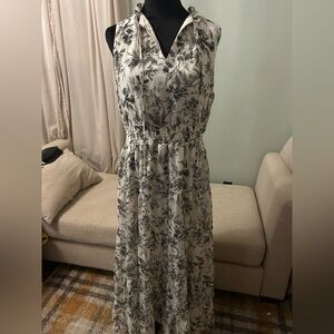 Express black white floral tiered dress-size xl-nwot